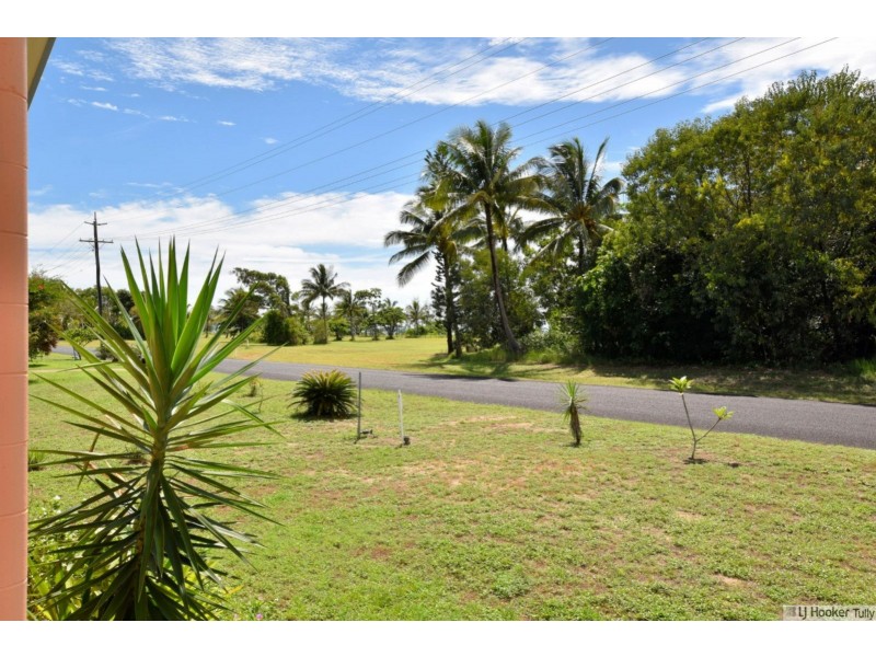 75 Taylor Street, Tully Heads QLD 4854