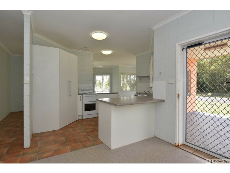 75 Taylor Street, Tully Heads QLD 4854