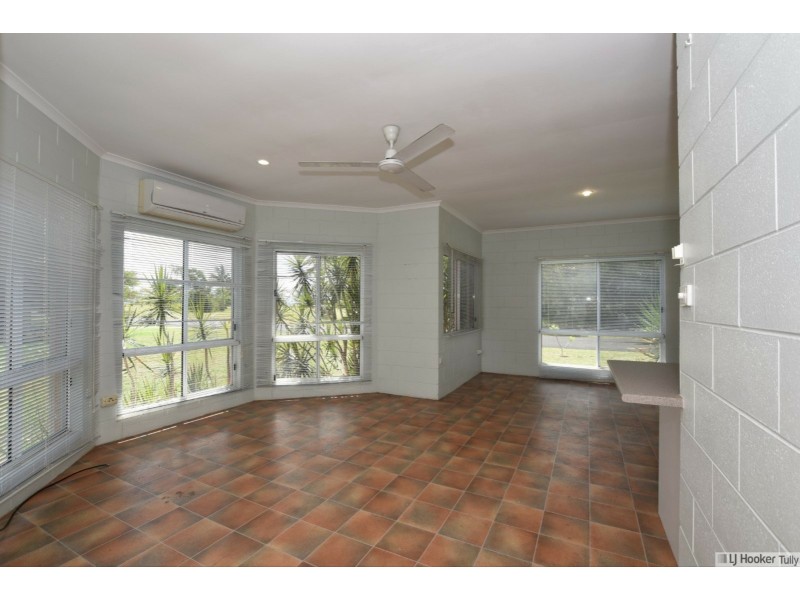 75 Taylor Street, Tully Heads QLD 4854