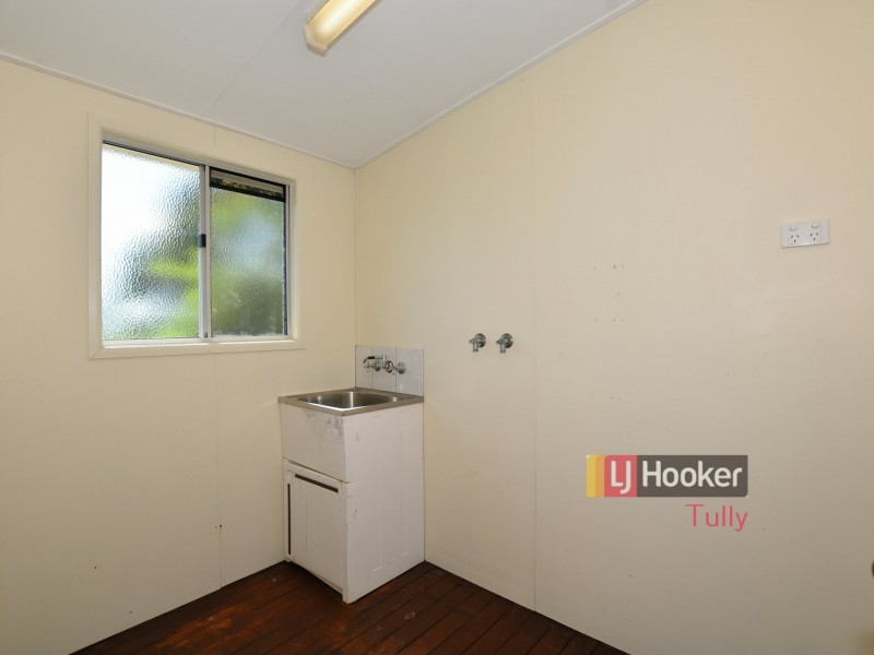 8 Costigan Street, Tully Heads QLD 4854