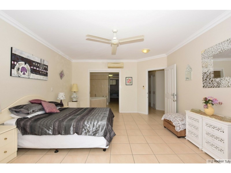 Unit 2/23 Poinciana Boulevard, Cardwell QLD 4849