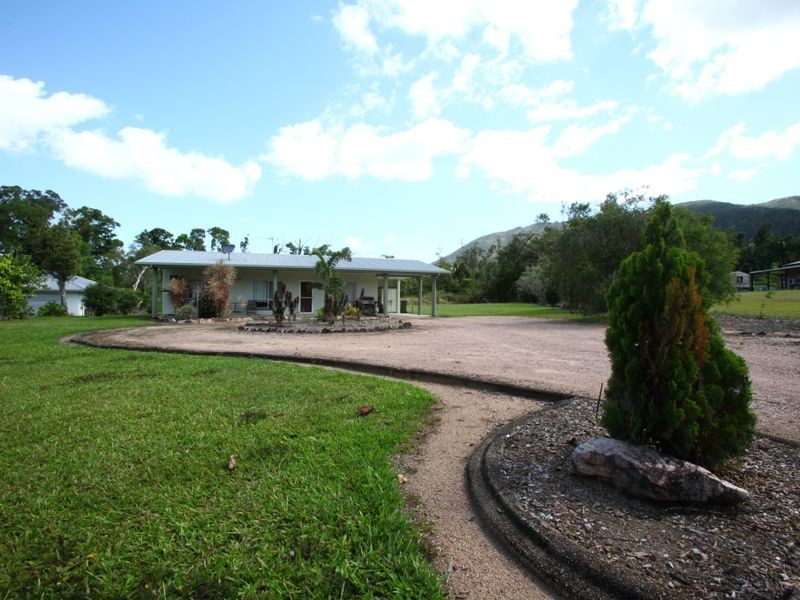 25 Dinan Close, Tully QLD 4854