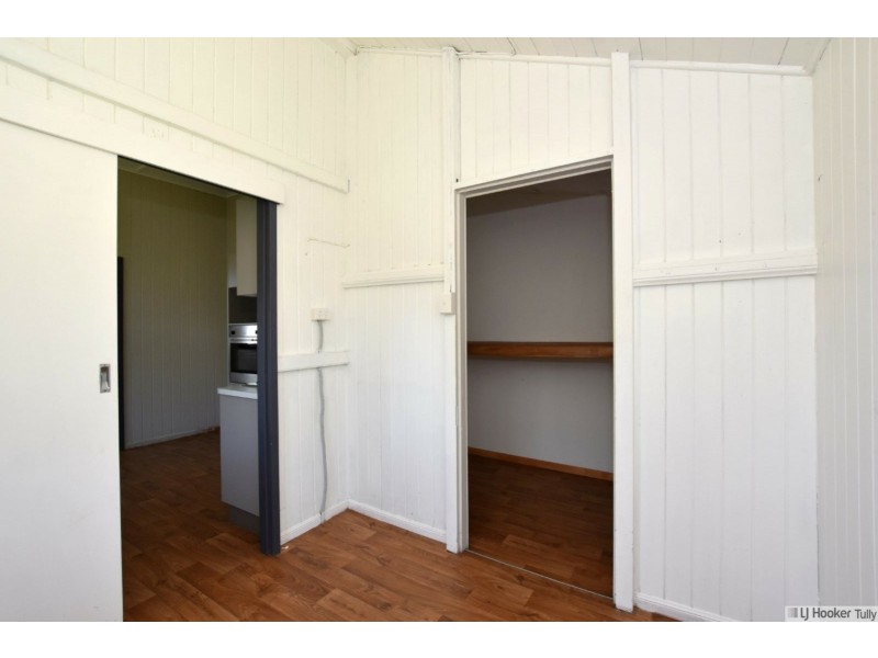 8 Mars Street, Tully QLD 4854