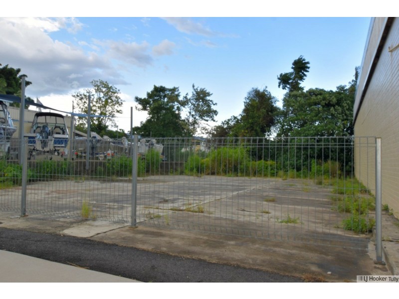 4a Watkins Street, Tully QLD 4854