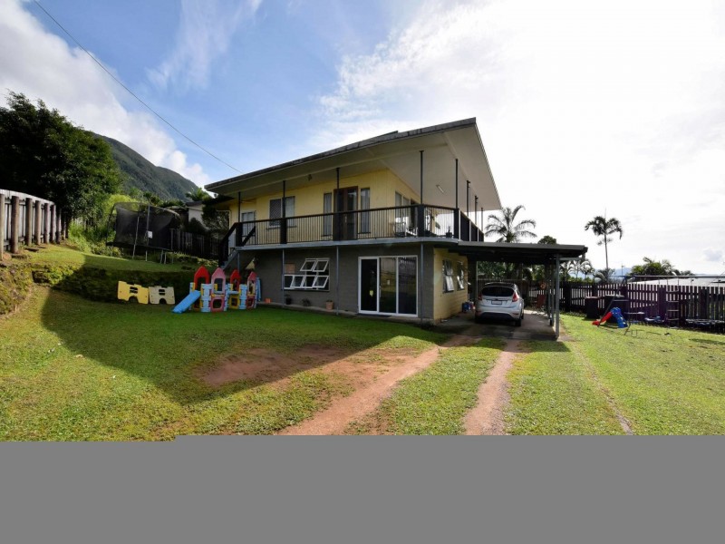 20 Hyatt Street, Tully QLD 4854
