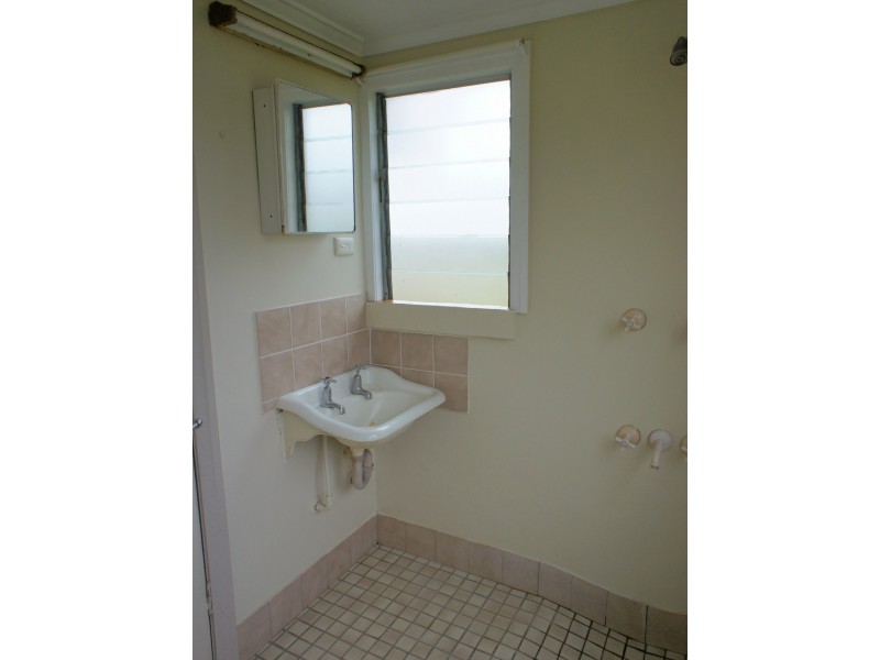 24 Murray Street, Tully QLD 4854