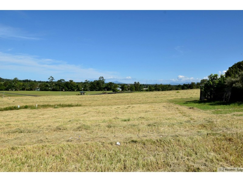 26 Pease Street, Tully QLD 4854