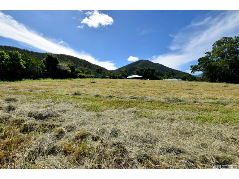 26 Pease Street, Tully QLD 4854