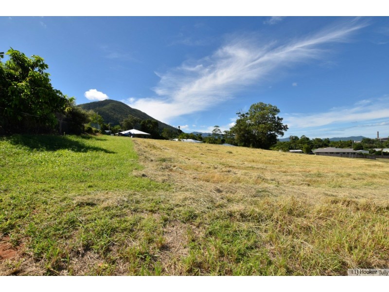 26 Pease Street, Tully QLD 4854