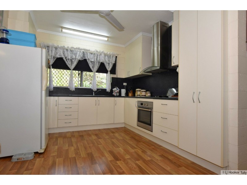 24 Hickory Street, Goondi Bend QLD 4860