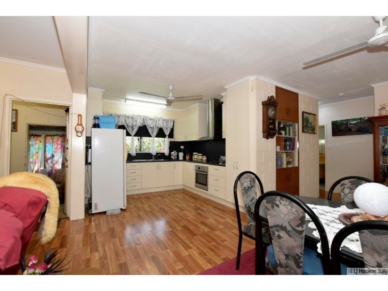 24 Hickory Street, Goondi Bend QLD 4860