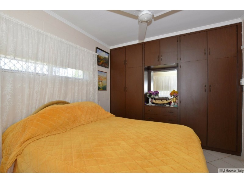 24 Hickory Street, Goondi Bend QLD 4860