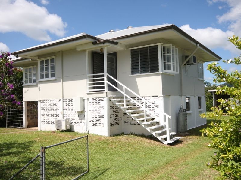 8 Cairns Street, Tully QLD 4854