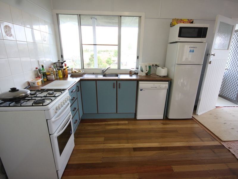 8 Cairns Street, Tully QLD 4854