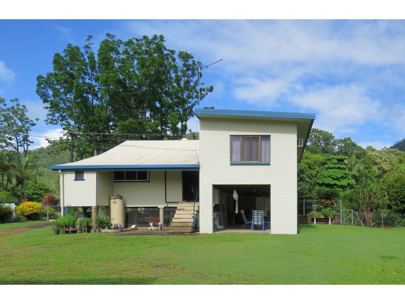 72 Bryant Street, Tully QLD 4854
