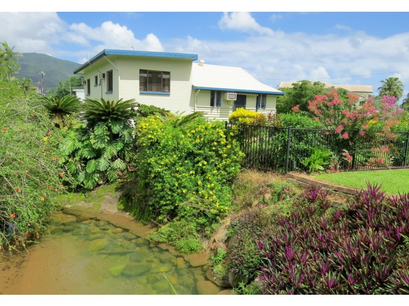 72 Bryant Street, Tully QLD 4854