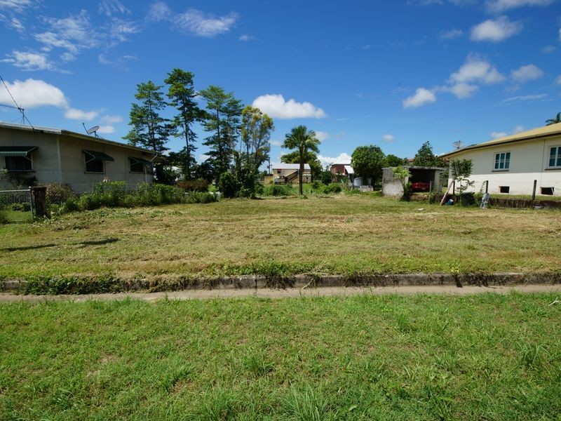 15 Thurles Street, Tully QLD 4854