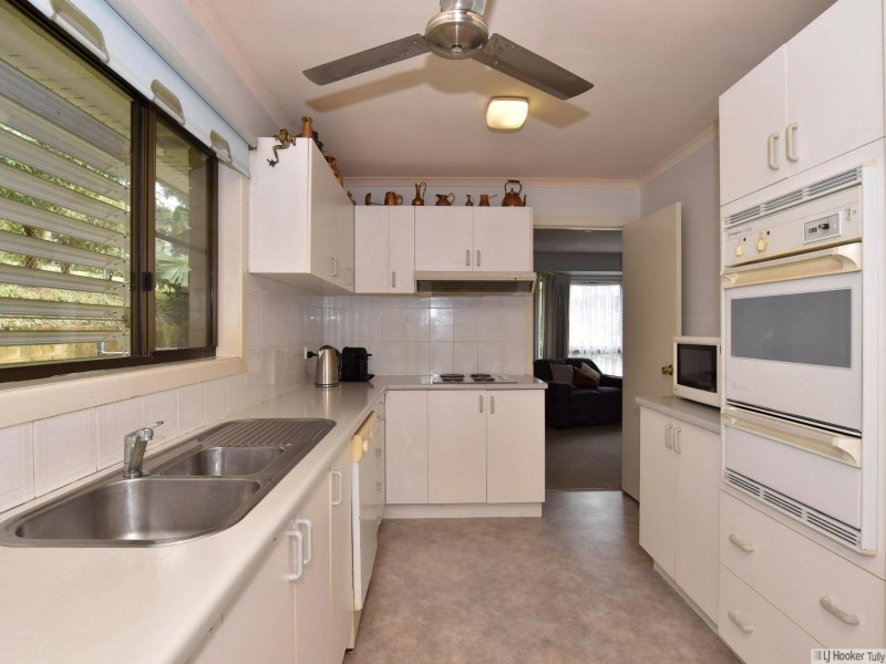 9 Briggs Street, Tully QLD 4854