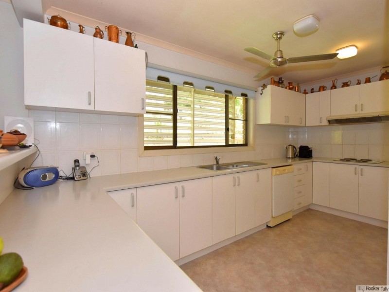 9 Briggs Street, Tully QLD 4854