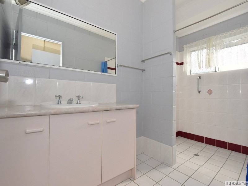 33 Hielscher Street, Tully QLD 4854