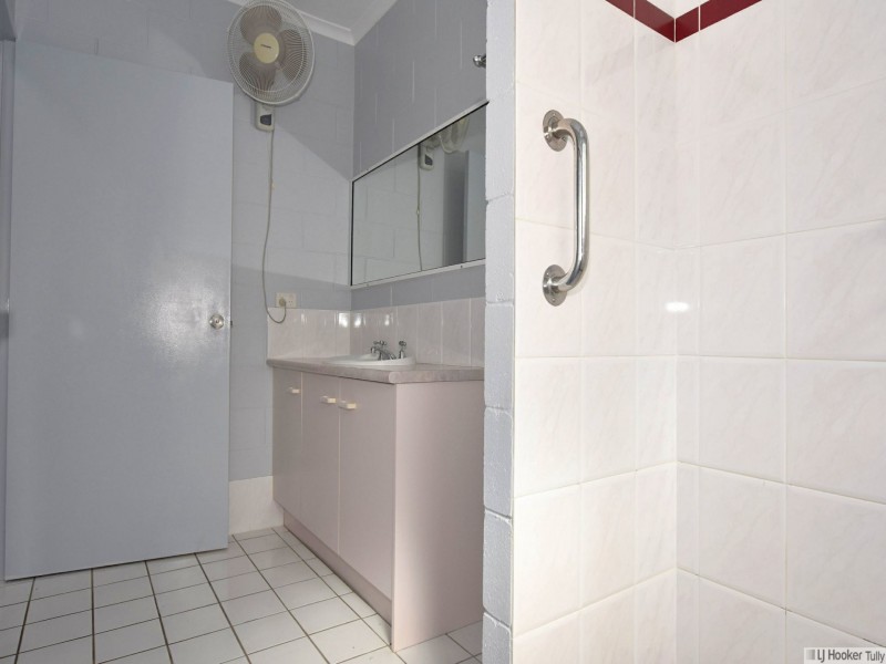 33 Hielscher Street, Tully QLD 4854