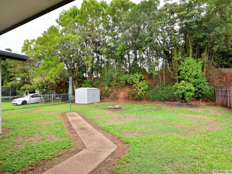 33 Hielscher Street, Tully QLD 4854