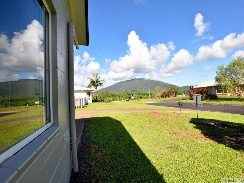 33 Hielscher Street, Tully QLD 4854