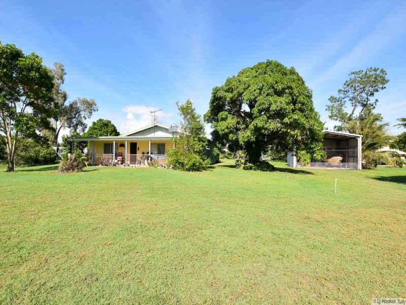 8 Grevillea Street, Tully Heads QLD 4854
