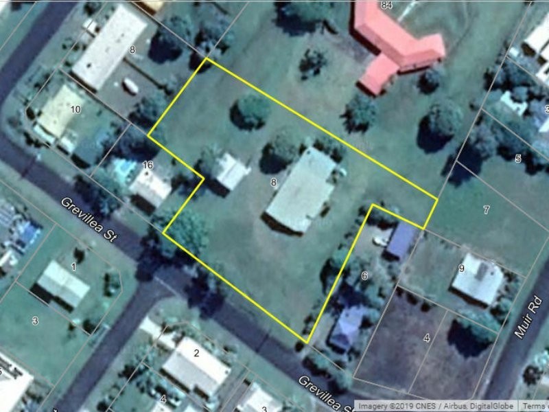 8 Grevillea Street, Tully Heads QLD 4854