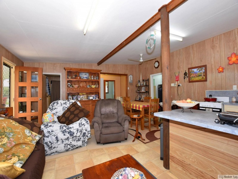 8 Grevillea Street, Tully Heads QLD 4854