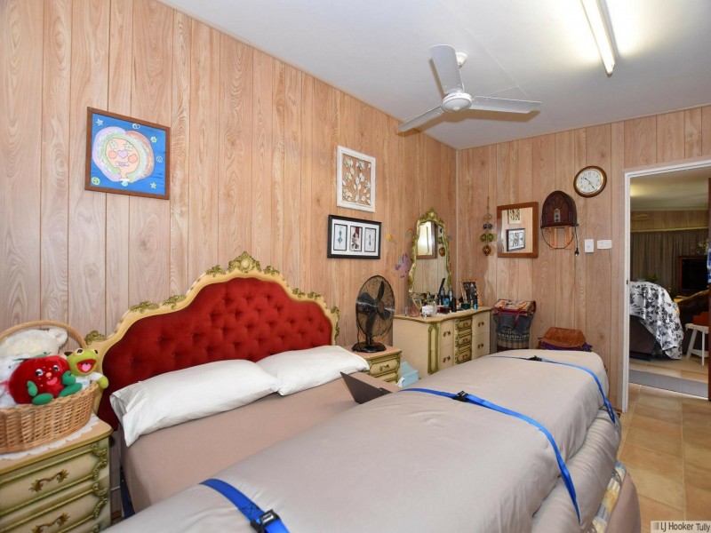 8 Grevillea Street, Tully Heads QLD 4854