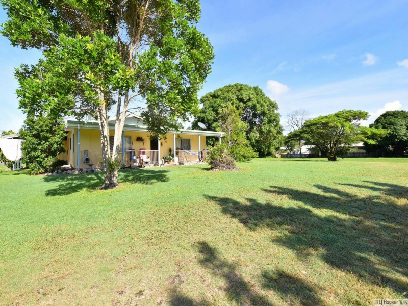 8 Grevillea Street, Tully Heads QLD 4854