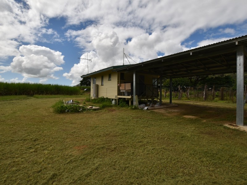 490b Middle Murray Road, Murray Upper QLD 4854