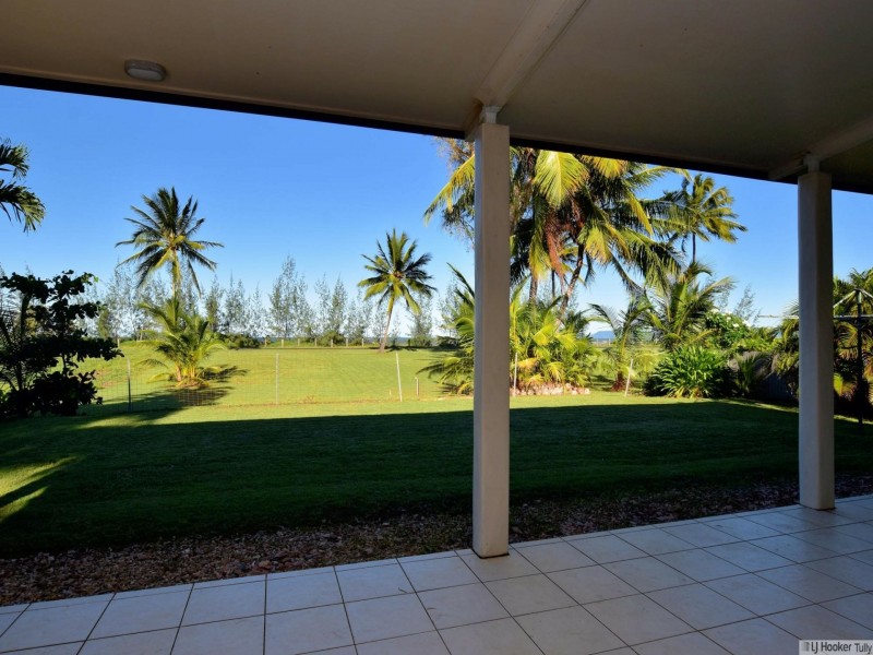 76 Taylor Street, Tully Heads QLD 4854