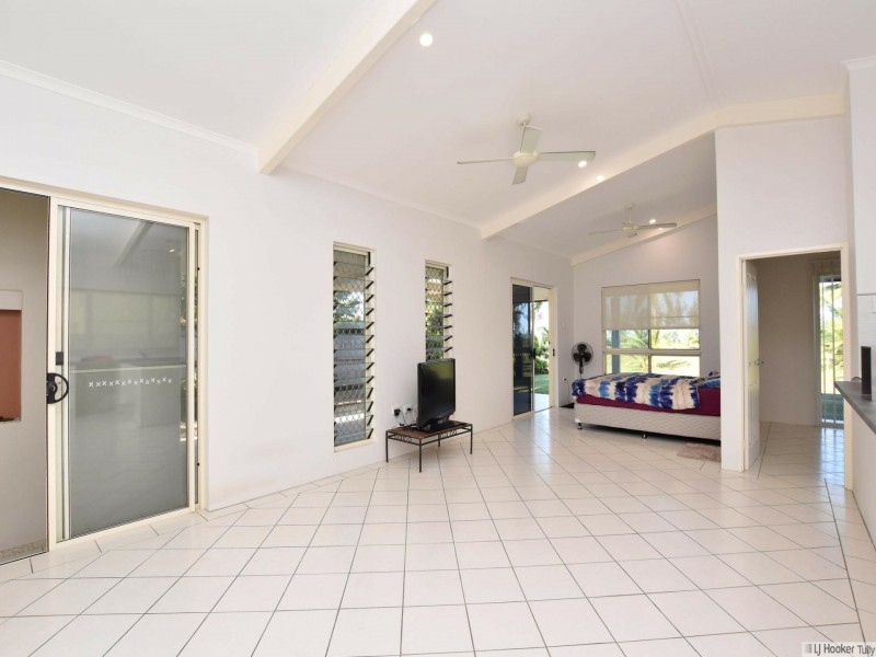 76 Taylor Street, Tully Heads QLD 4854