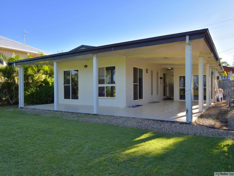 76 Taylor Street, Tully Heads QLD 4854