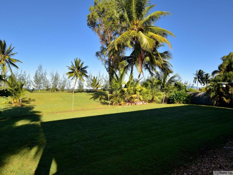 76 Taylor Street, Tully Heads QLD 4854