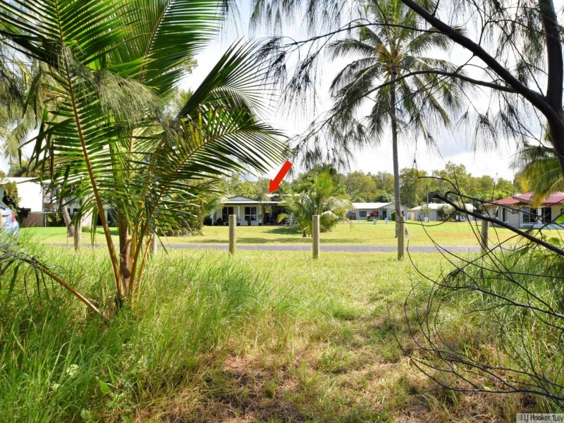 76 Taylor Street, Tully Heads QLD 4854