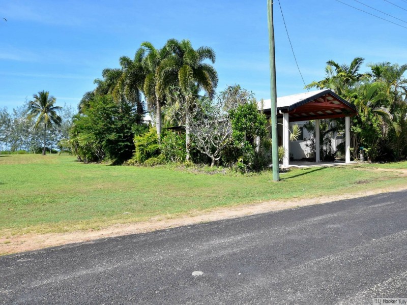 76 Taylor Street, Tully Heads QLD 4854