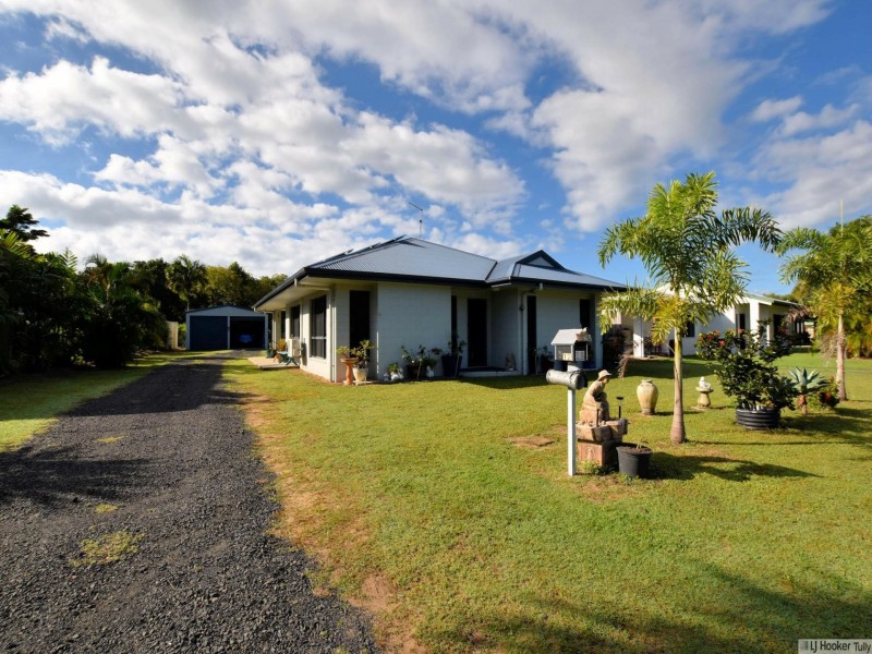 12 Muir Street, Tully Heads QLD 4854