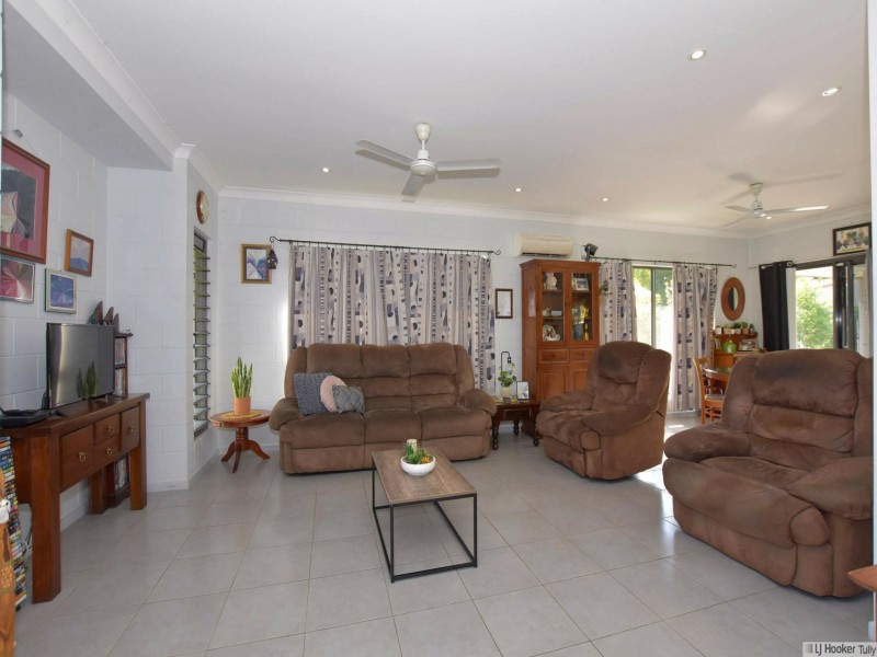 12 Muir Street, Tully Heads QLD 4854