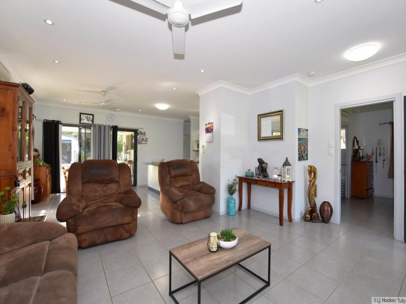 12 Muir Street, Tully Heads QLD 4854