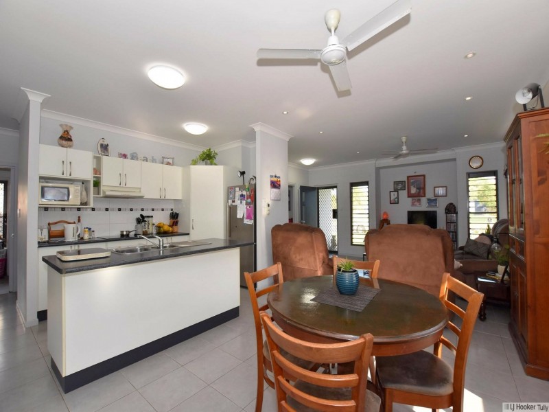 12 Muir Street, Tully Heads QLD 4854