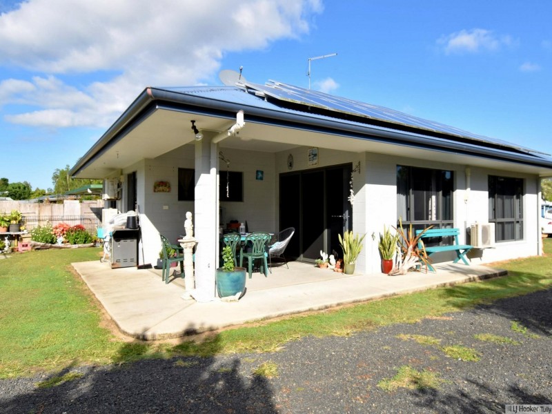 12 Muir Street, Tully Heads QLD 4854