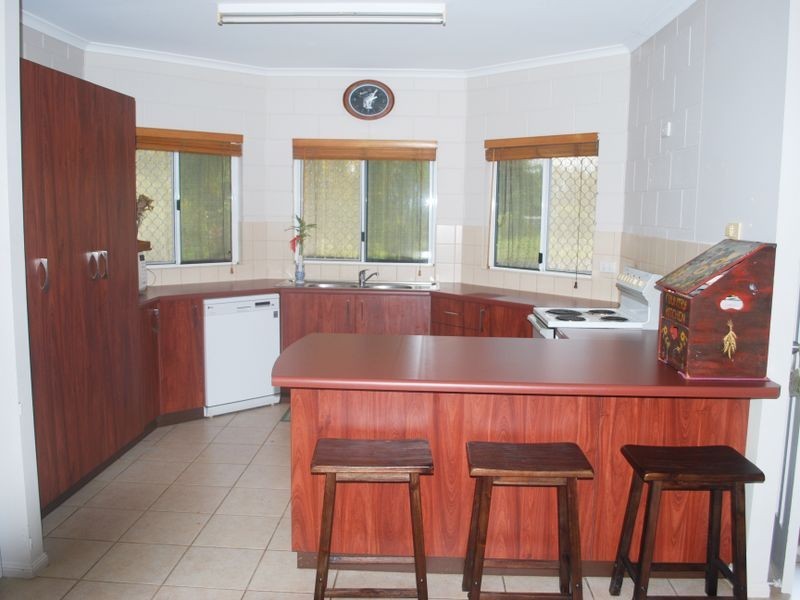 4 Maple Terrace, Tully QLD 4854