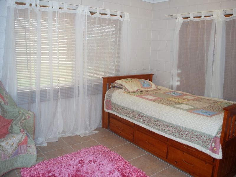 4 Maple Terrace, Tully QLD 4854