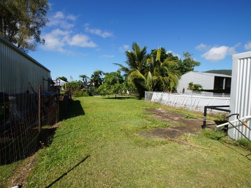 13 Trower Street, Tully QLD 4854