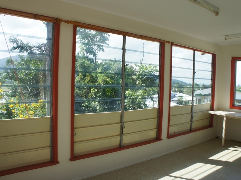 8 Clarke Kennedy Street, Tully QLD 4854