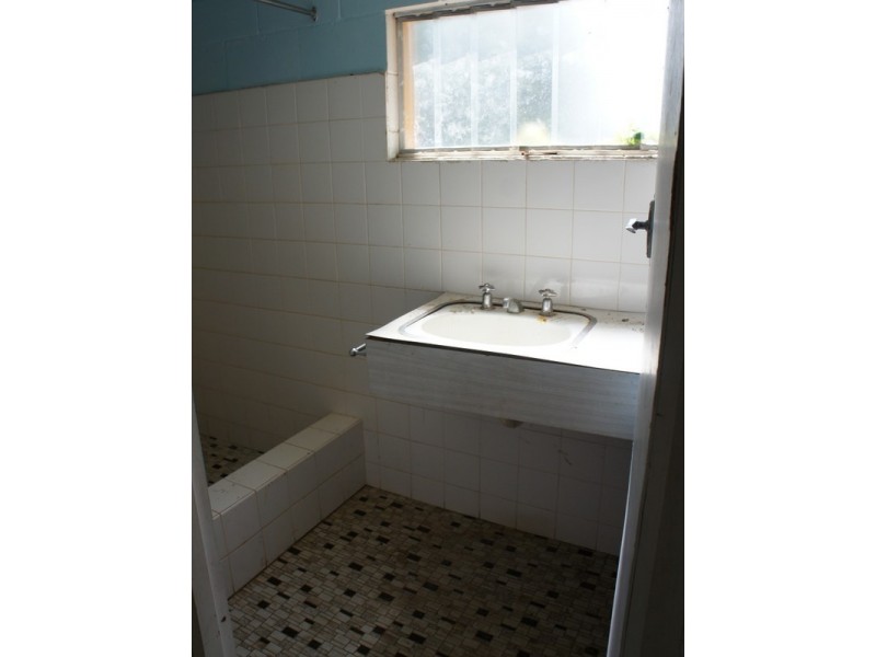 8 Clarke Kennedy Street, Tully QLD 4854