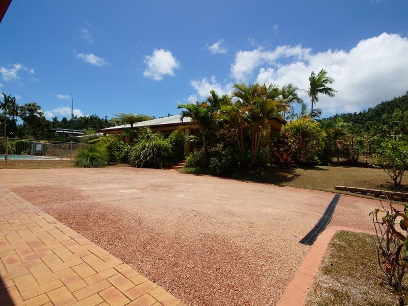 26 Cutten Street, Bingil Bay QLD 4852